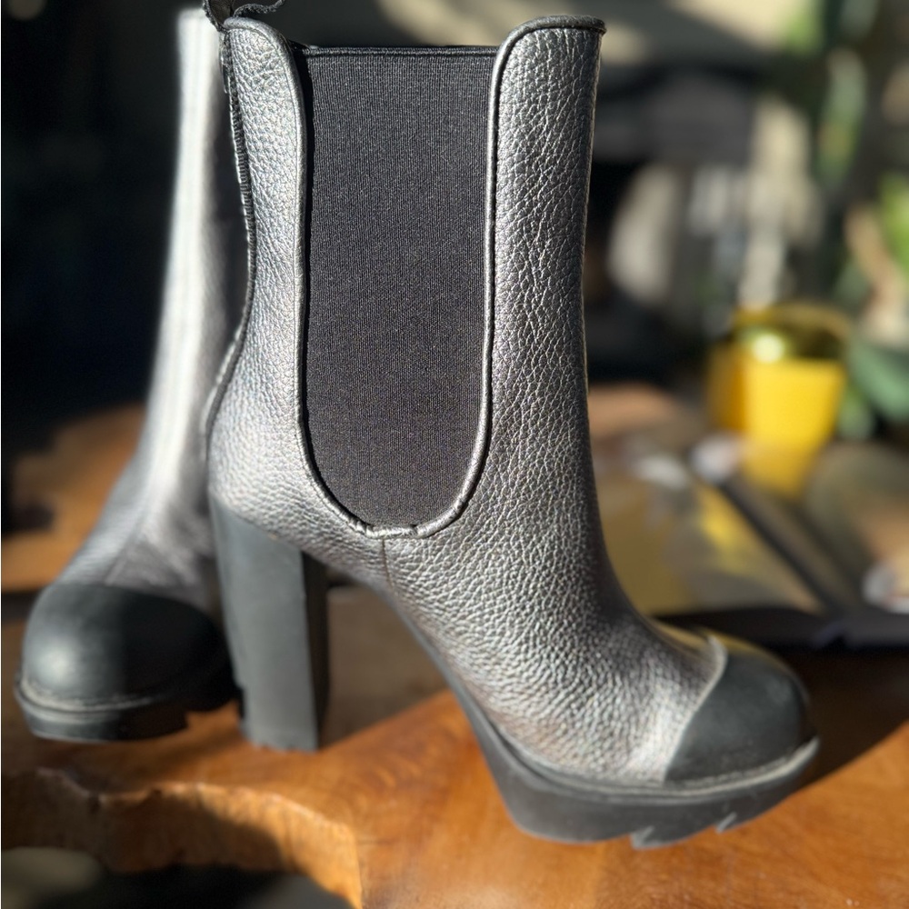 Love Moschino silver boots - Picture 3 of 6